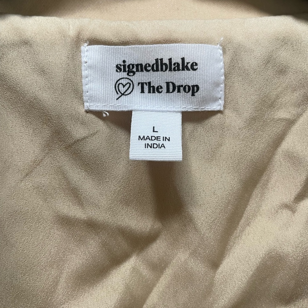 Avant-Garde Tan Blazer with Asymmetrical Design - Picture 7 of 7